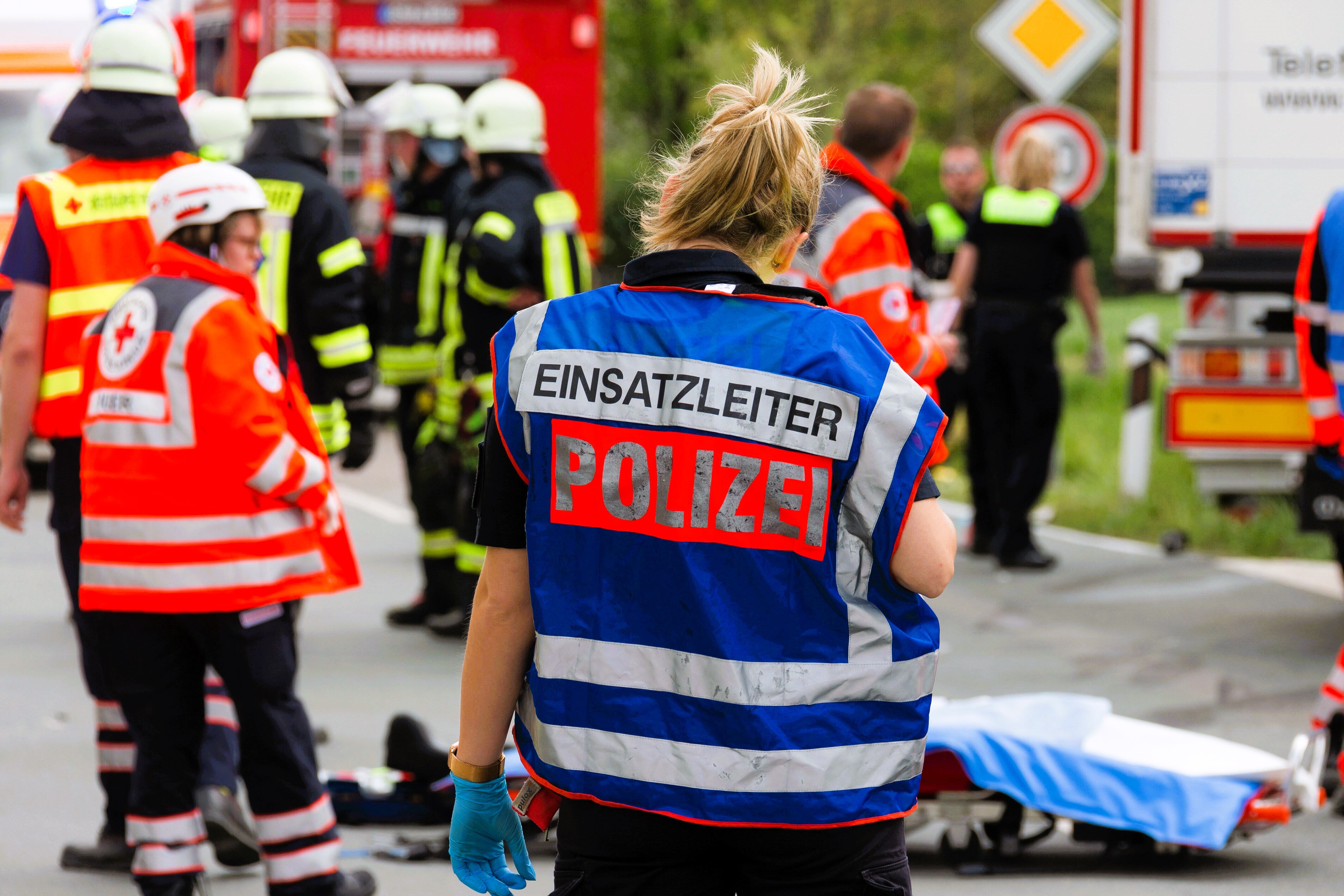 Horror-Unfall! Polizeiwagen überfährt Kind! Trauriger Unfall erschüttert Rettungskräfte